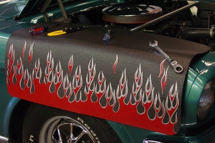 Kotflügelschoner mit - Red &amp; Silver Flames - Logo, Stück