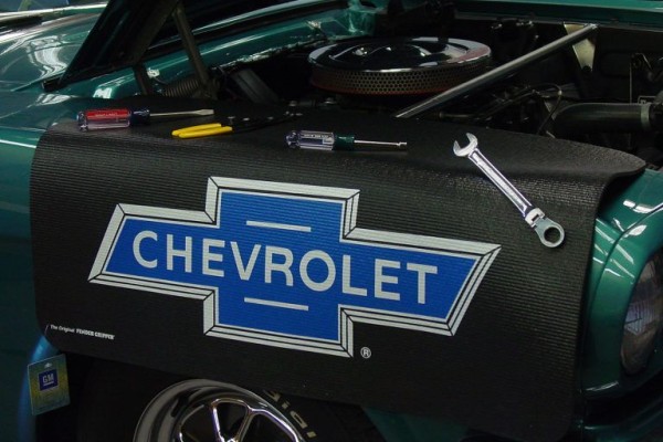 Kotflügelschoner Jumbo mit -Chevrolet Bowtie - Logo, Stück
