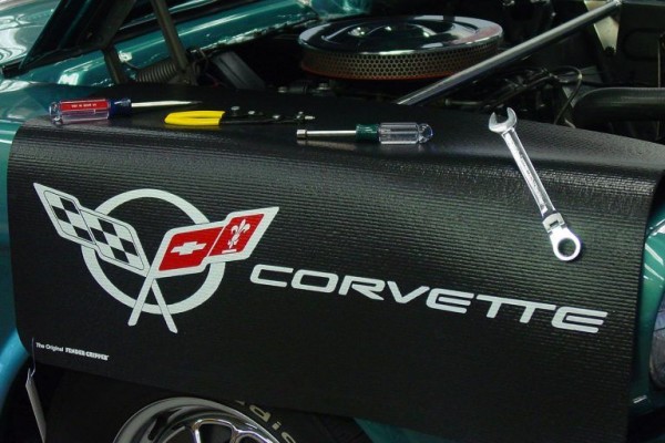 Kotflügelschoner mit - Corvette C5 - Logo, Stück