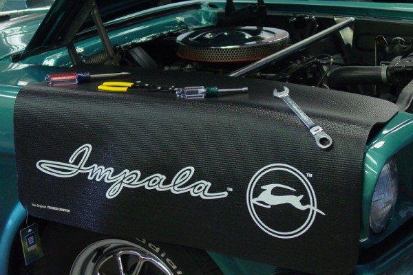Kotflügelschoner mit - Impala - Logo, Stück